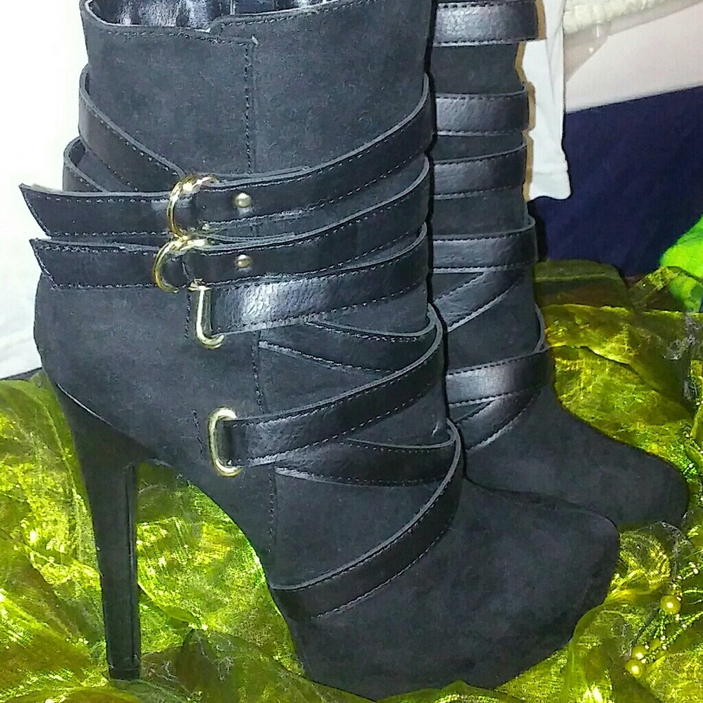 Super Cute Black Strappy Ankle Boots